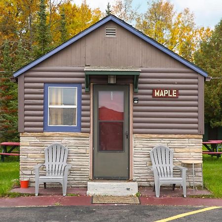 Hilltop Lodge And Cabins International Falls Exterior photo