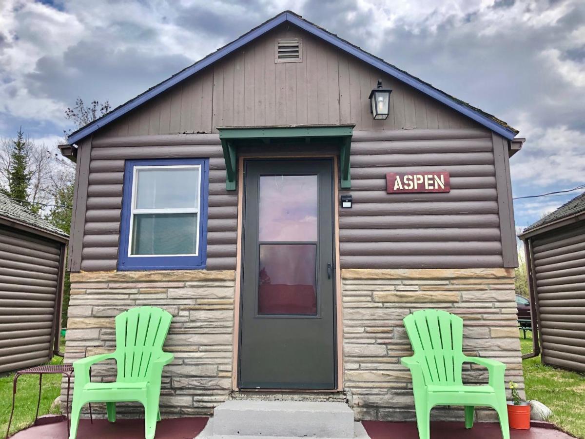 Hilltop Lodge And Cabins International Falls Exterior photo