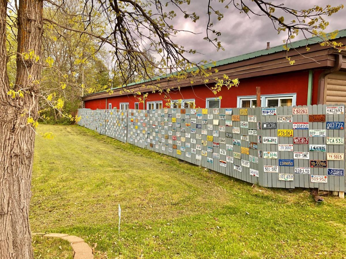 Hilltop Lodge And Cabins International Falls Exterior photo